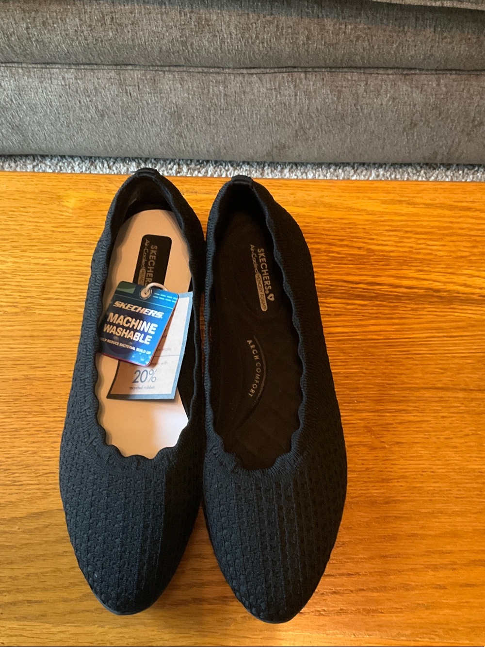NWT Women’s Size 9.5 Cleo’s Flats By Skechers, Super Cute!